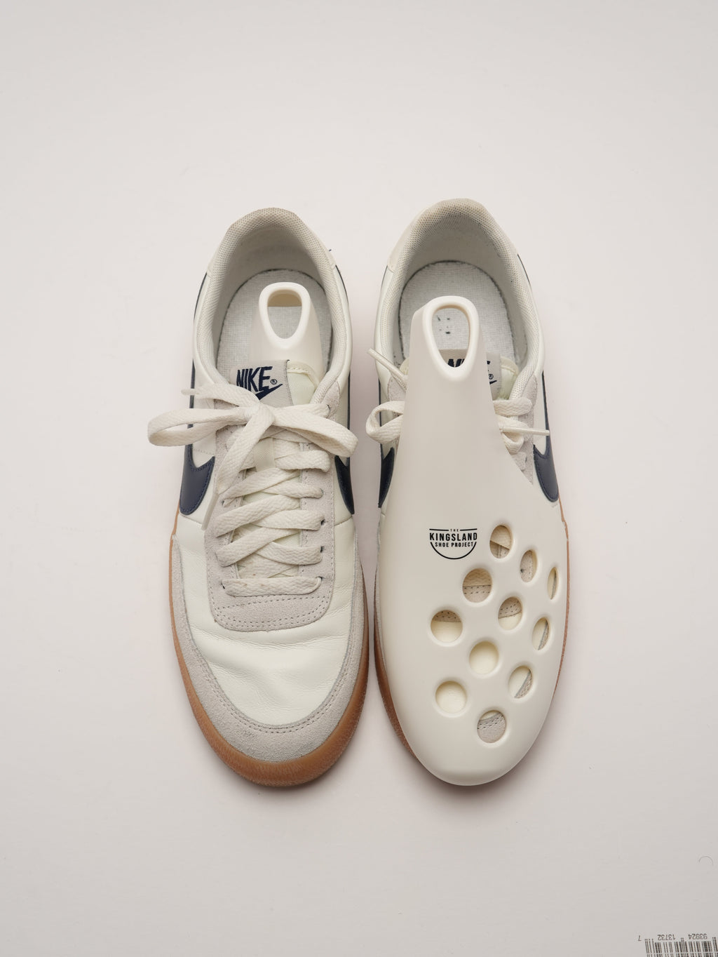 Fresh Flow™ Shoe Trees - Extend the Life Of Sneakers, Shoes & Boots
