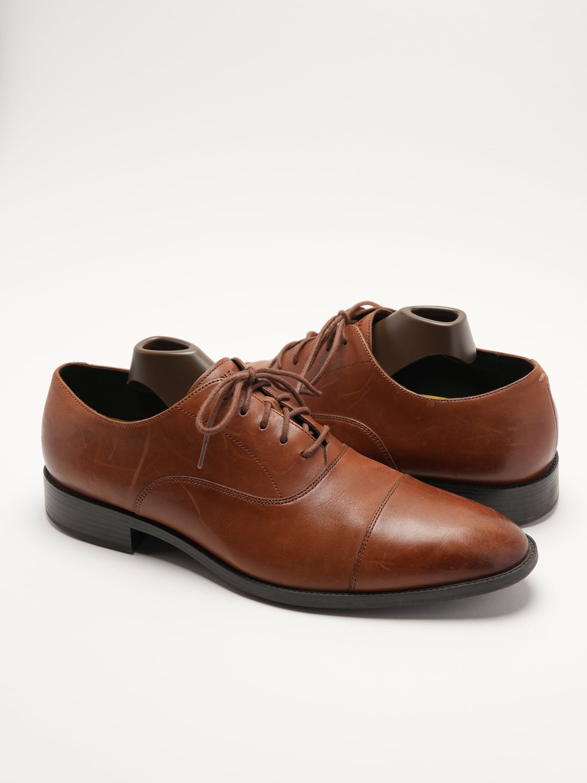 Fresh Flow™ Shoe Trees - Extend the Life Of Sneakers, Shoes & Boots